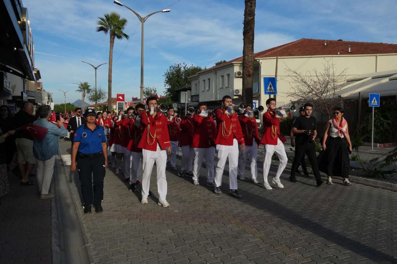 Dalyan’da Nar Festivali Kortejle Başladı 2
