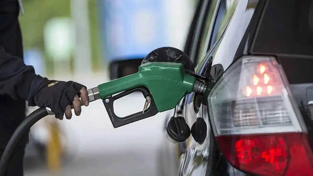 Akaryakıtta Tabelalar Değişti: Benzine Zam, LPG'ye İndirim Geldi