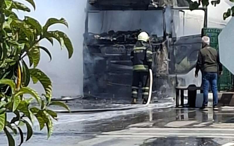 Göcek’te Akaryakıt İstasyonunda Yangın: Yakıt Yüklü Tır Alev Aldı