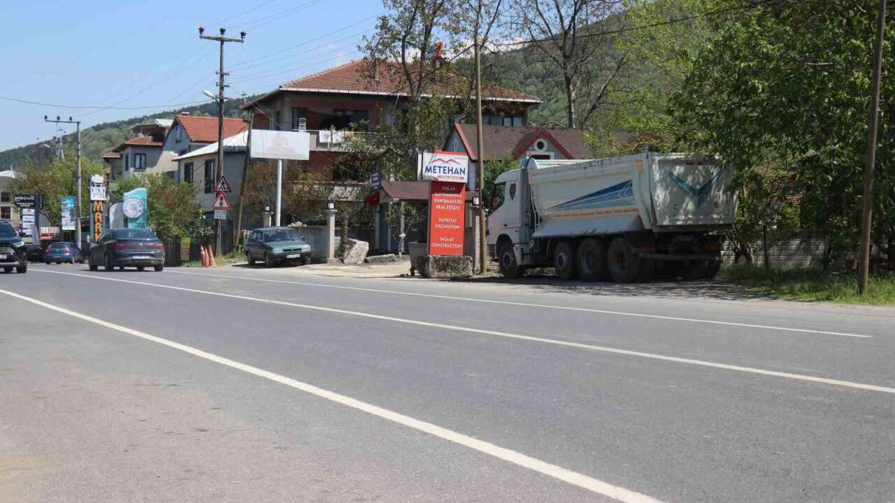 31 Yaşındaki Kadın Çöp Kamyonunun Altında Kaldı: Hayatını Kaybetti