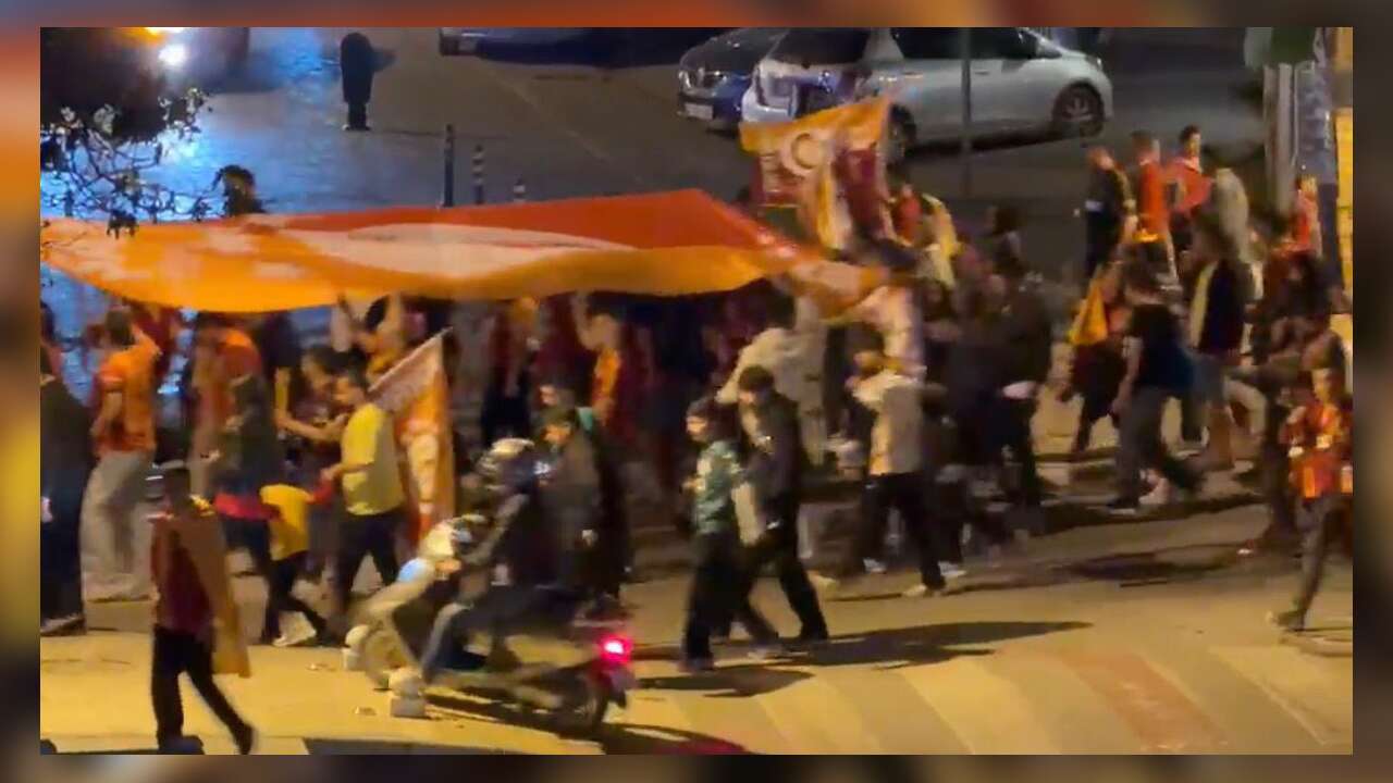 Galatasaray Şampiyonluğu Garantiledi, Menteşe’de Kutlamalar Başladı