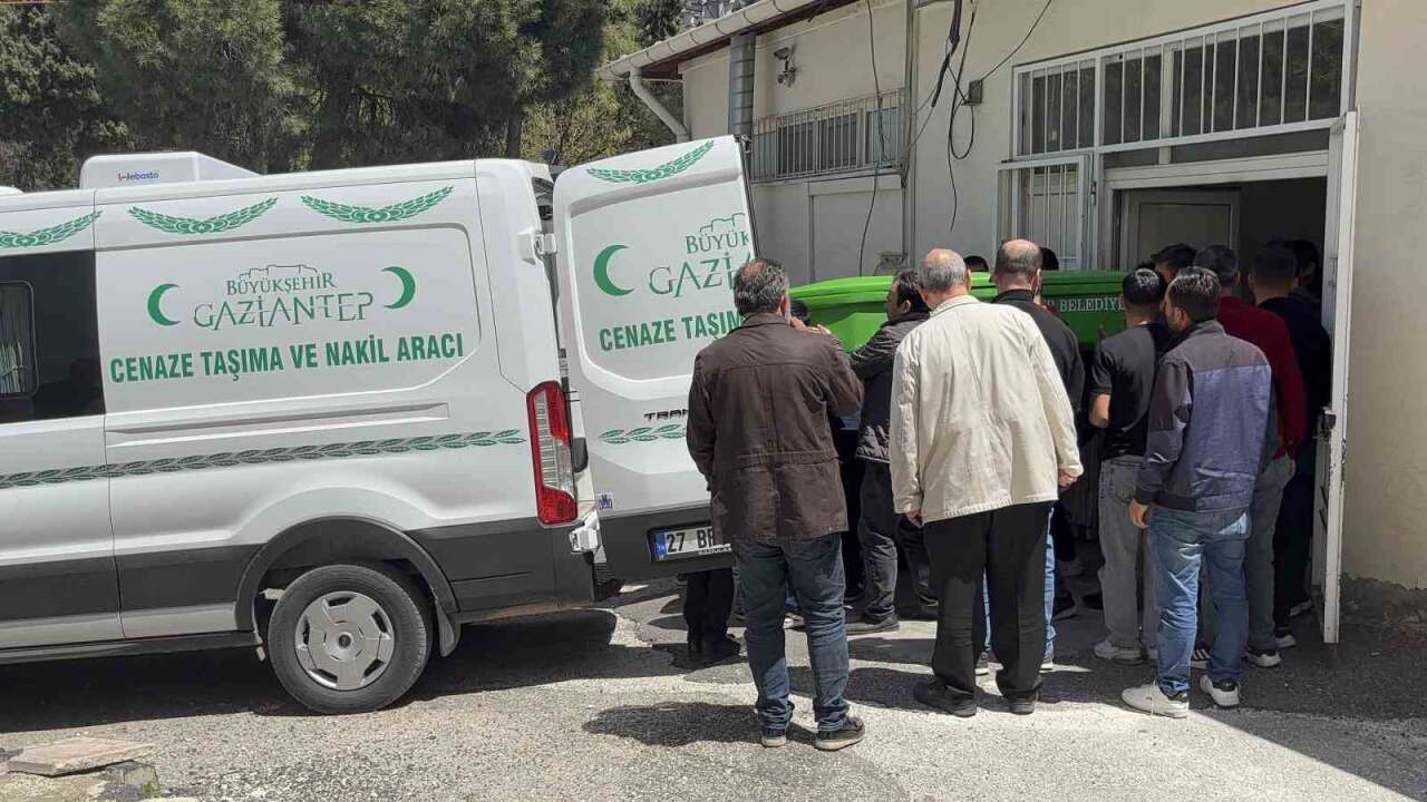 Komşusu Tarafından Bıç*klanan 21 Yaşındaki Genç Hayatını Kaybetti