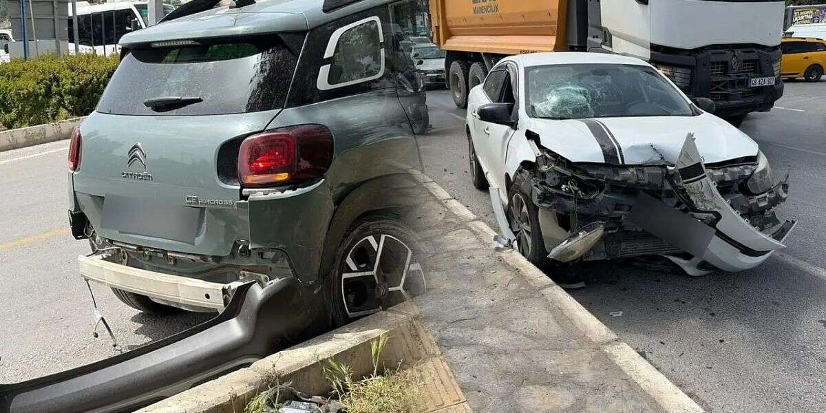 Muğla’da Arızalanan Trafik Lambaları Kazaya Neden Oldu