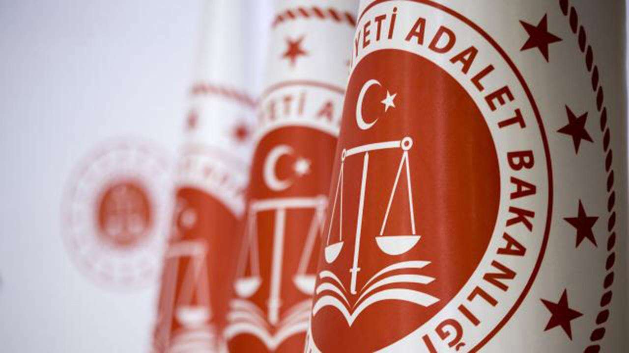 Adalet Bakanlığı'na 15 Bin Sözleşmeli Personel Alınacak