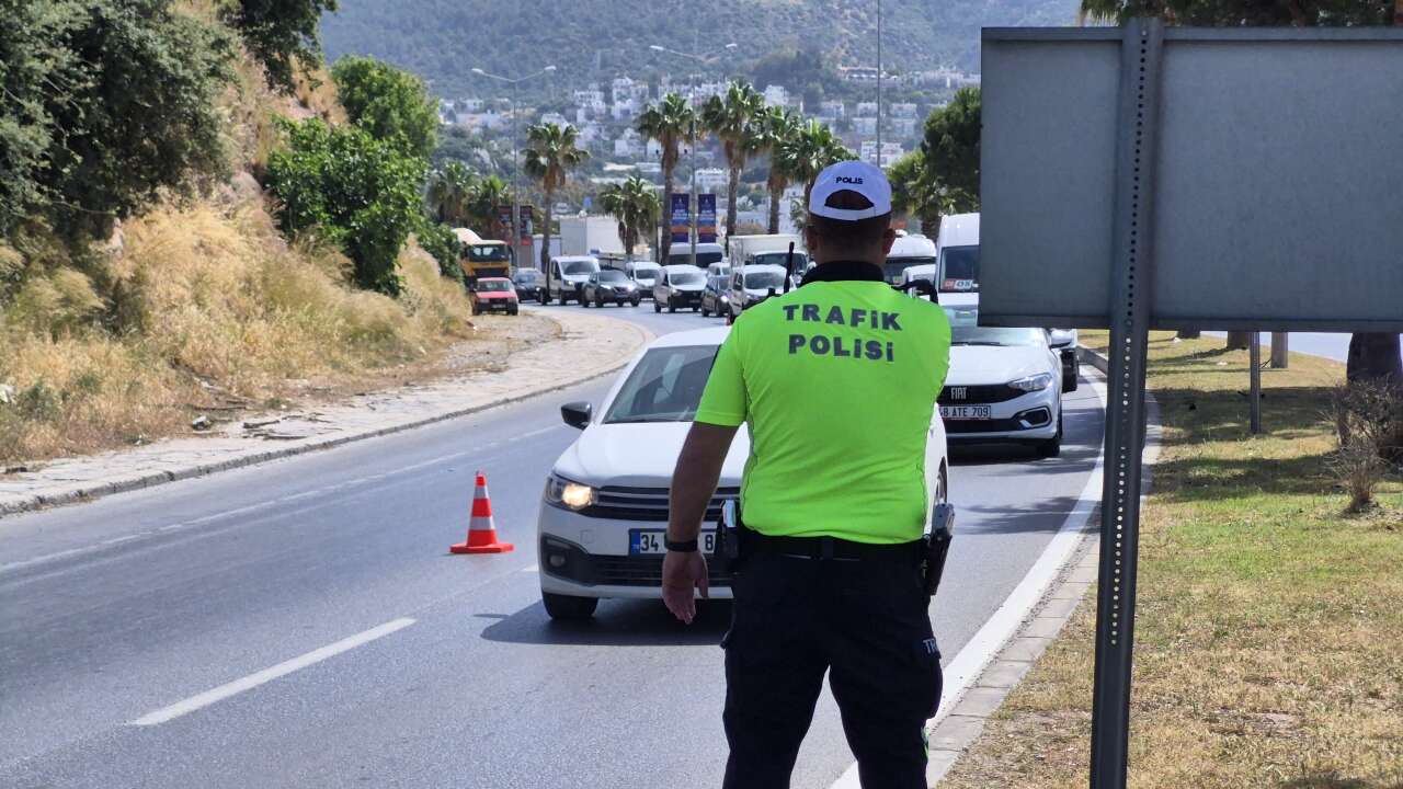 Bodrum’da Yetkisiz Taşımacılık ve Rehber Denetimi: 2 Acentaya Ceza
