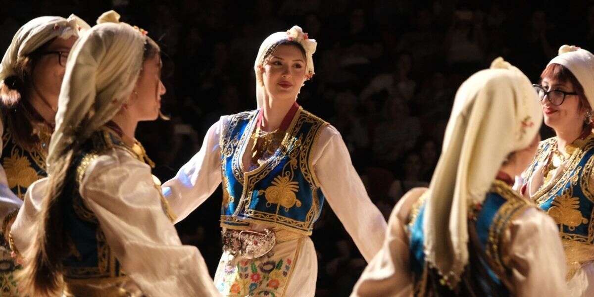 Ezgilerle Atatürk Gösterisi Bodrum’da Duygu Dolu Anlara Sahne Oldu