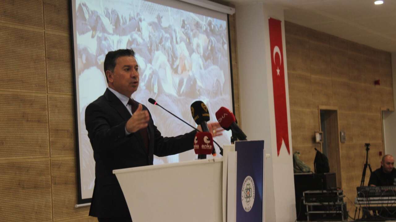 Başkan Aras" Tarım Bakanının Tarımla Alakası Yok"