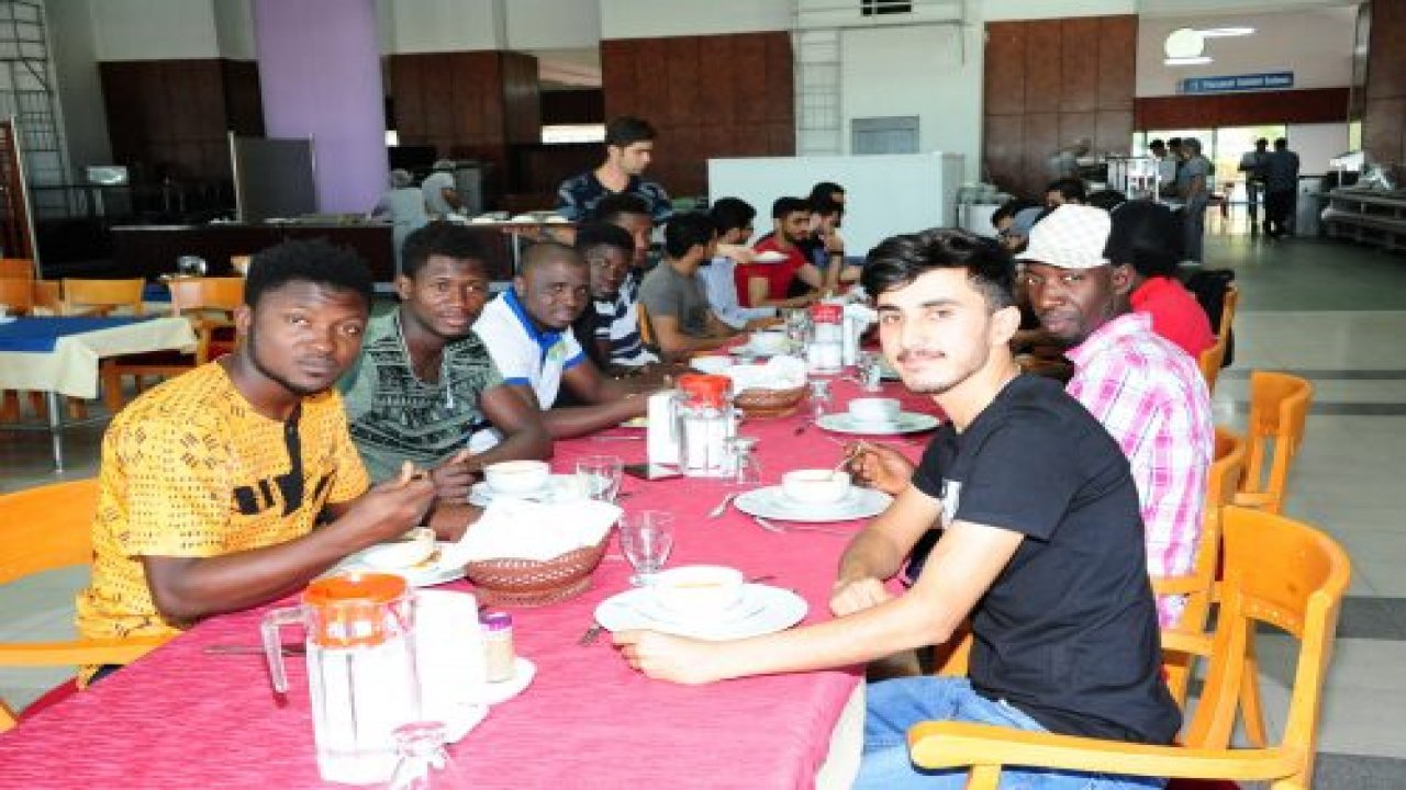 Uluslararası öğrencilere oryantasyon eğitimi