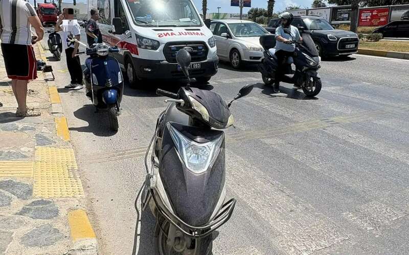 Bodrum’da Motosiklet Kazası: 2 Kişi Yaralandı, Otomobil Kaçtı İddiası