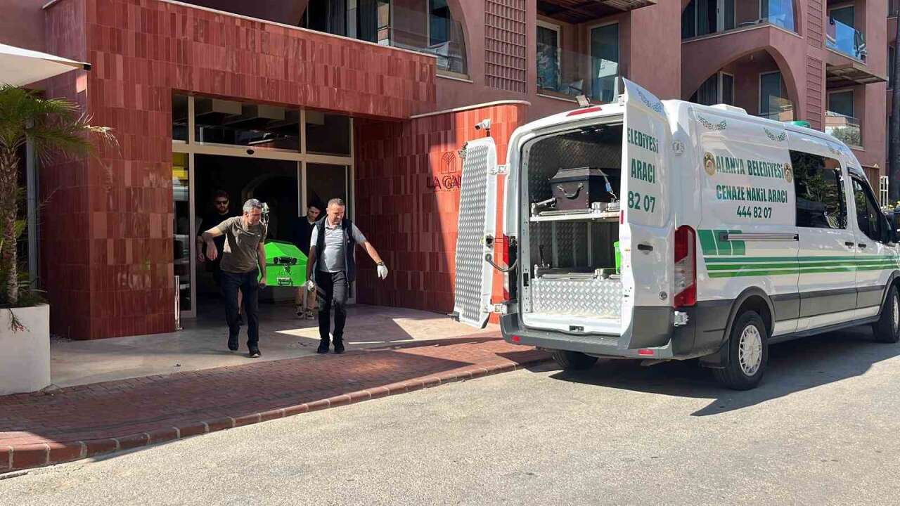 Turist Kadın Kaldığı Otel Odasında Ölü Bulundu