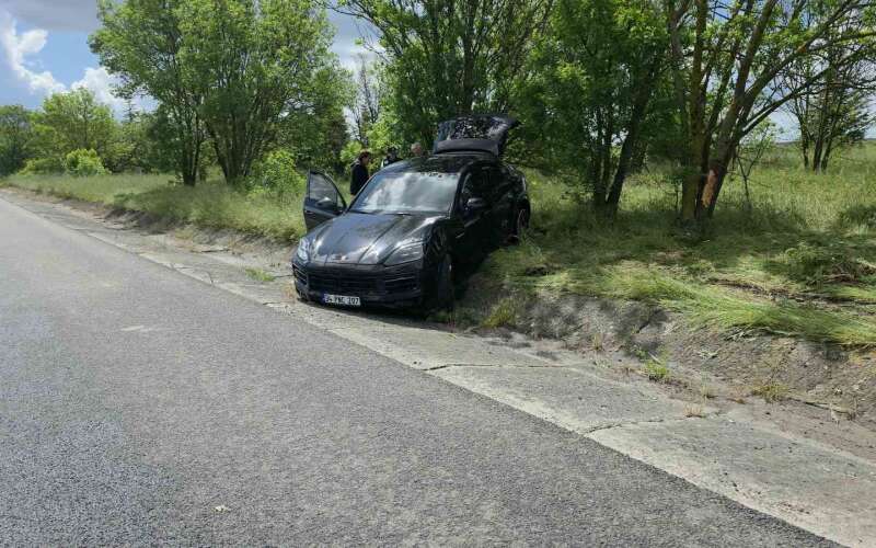 Dolu Yağışı Kazaları Beraberinde Getirdi: 2 Yaralı