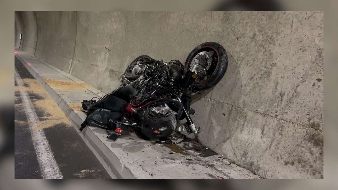 Motosiklet Tutkunu Sanatçı Hayatını Kaybetti, Oğlu Ağır Yaralandı