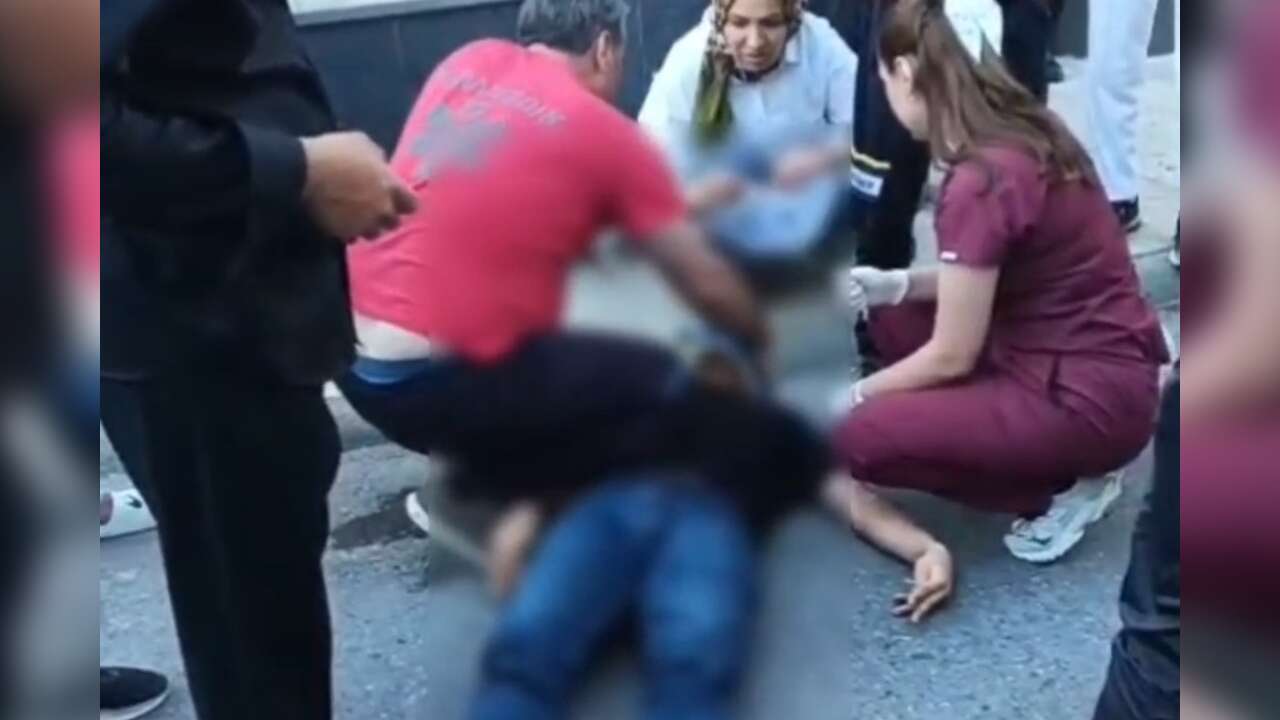 Muğla'da Seyir Halindeki Otomobil Yayaya Çarptı