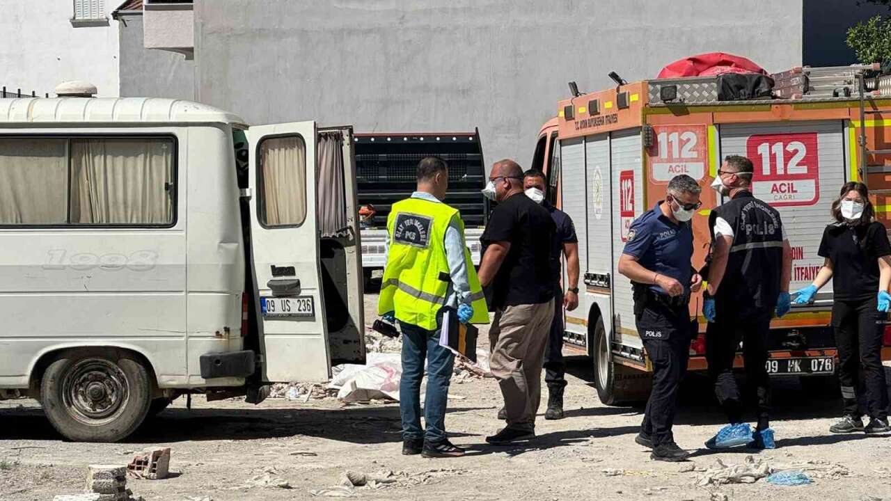 Bir Kişi Minibüs İçerisinde Ölü Bulundu