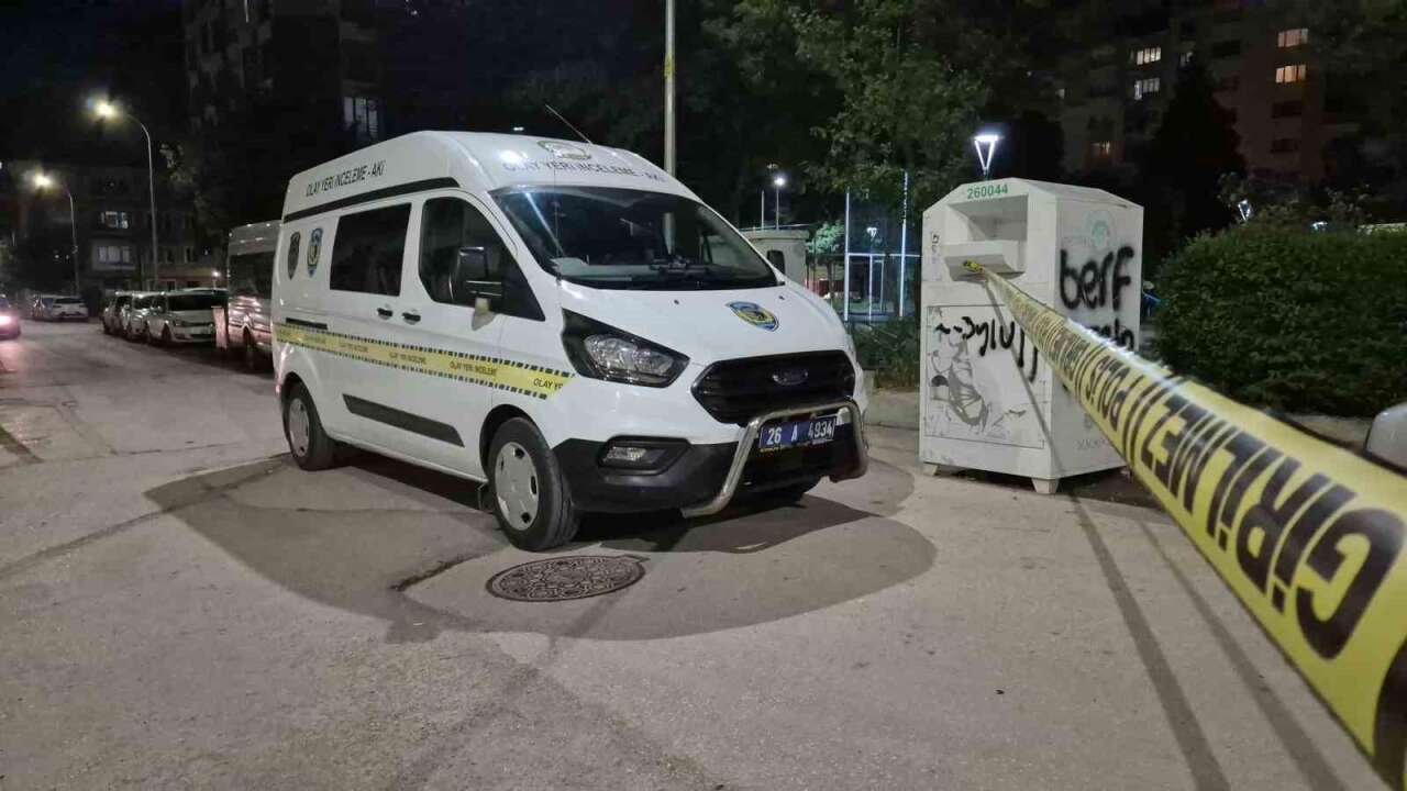 Pompalı Tüf*kle Ateş Eden 19 Yaşındaki Genç Bacağından Bıç*klandı
