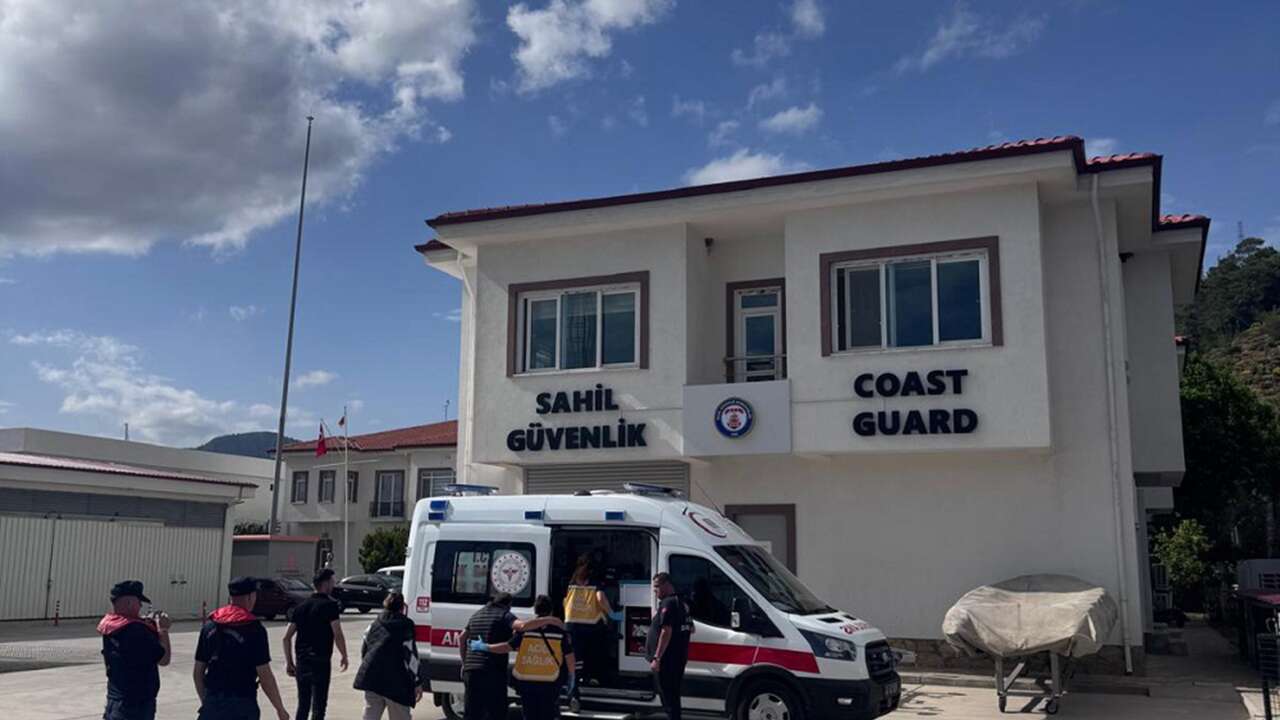 Teknede Rahatsızlanan Vatandaş Sahil Güvenlik Tarafından Kurtarıldı