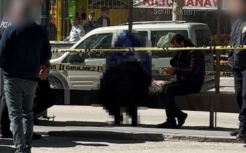 Ekmek Almaya Diye Çıktı: Otobüs Durağında Hareketsiz Bulundu
