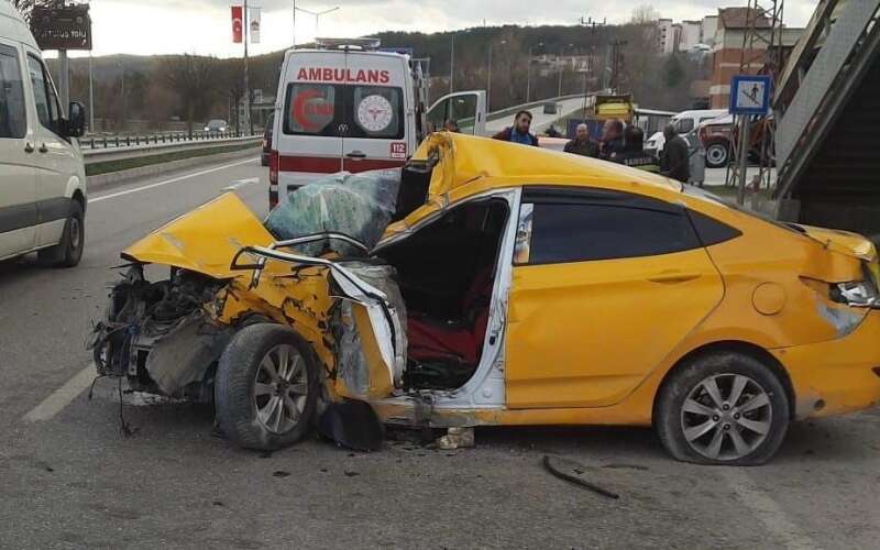 Üst Geçit Direğine Çarpan Genç Sürücü 71 Gün Sonra Yaşamını Yitirdi