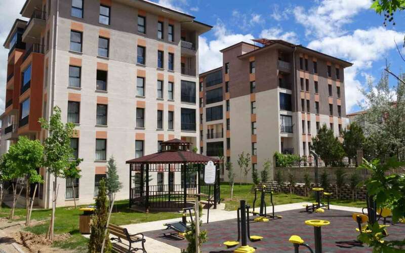 18 Yaşındaki Genç Kız Kamelyada Öl* Bulundu