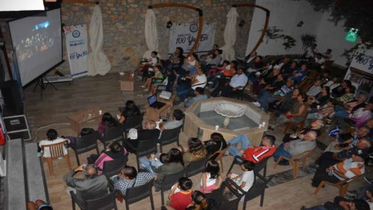 100 Yaş Evinde İftarlık Gazoz filmi gösterimi