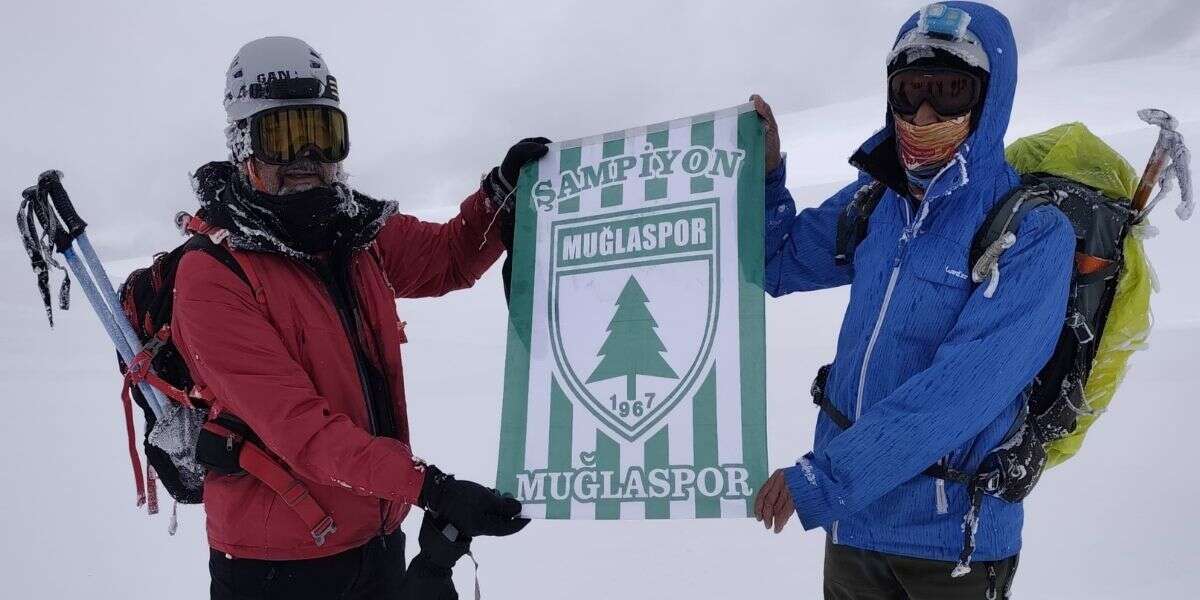 Muğlalı Dağcılar, Erciyes’te Muğlaspor Flamasını Açtı