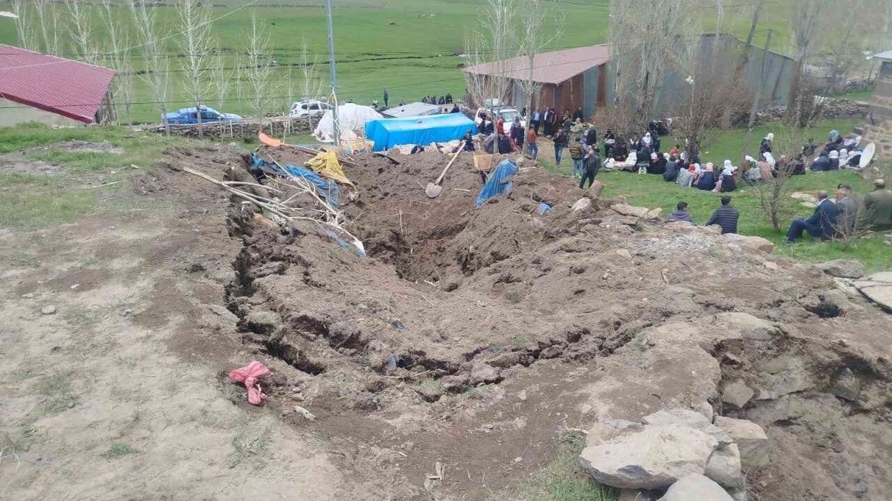 Sağanak Sonrası Ahır Çöktü: Bir Kadın Hayatını Kaybetti