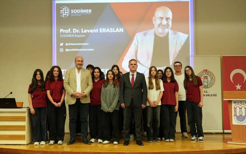 Muğla’da “Dijital Dünya’da Genç Olmak” Konferansı Düzenlendi