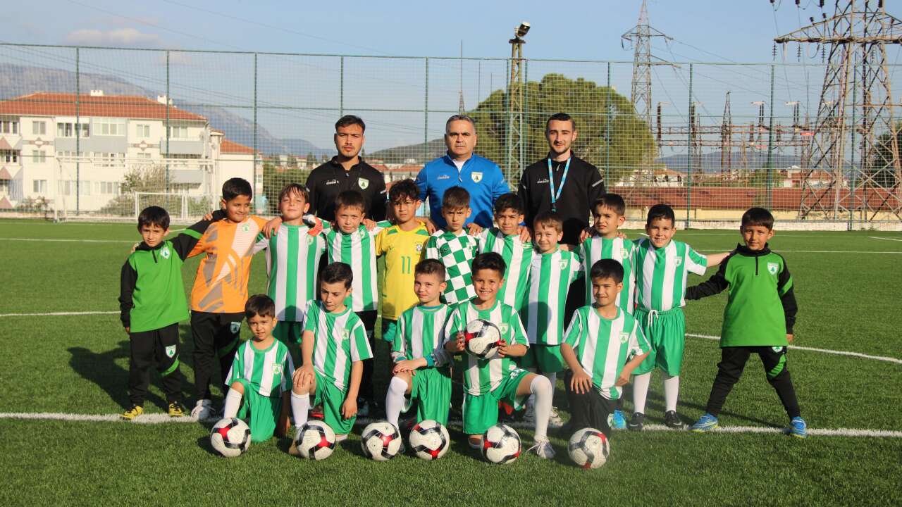 Muğlaspor Geleceğini Sahada Kuruyor: Futbol Okulları Yeniden Açıldı