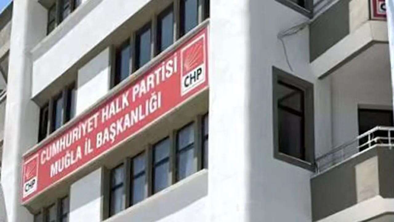 CHP’den Özgür Özel’e Tam Destek: 81 İl Başkanından Ortak Açıklama