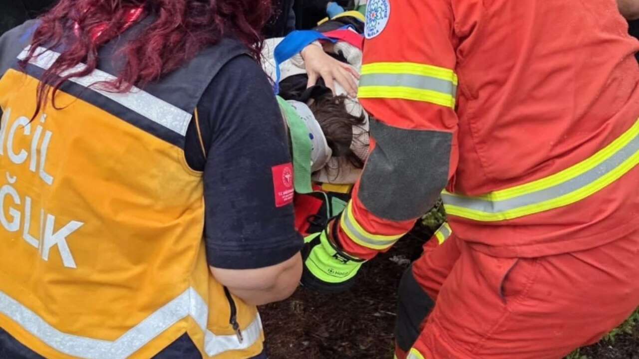 Bodrum’da Yağmur Kazası: Otomobil Ağaca Çarparak Durabildi