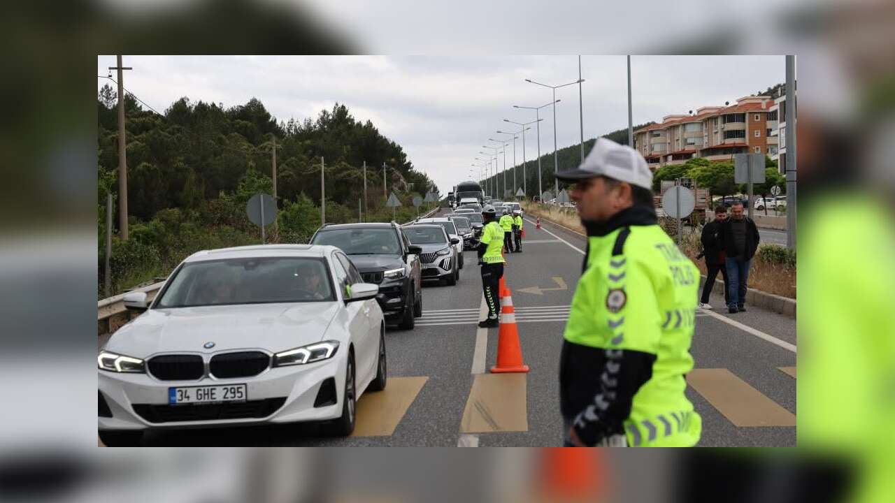 Muğla’da Bayram Tatilinde Akın Yaşadı: Girişlerde Trafik Kilitlendi