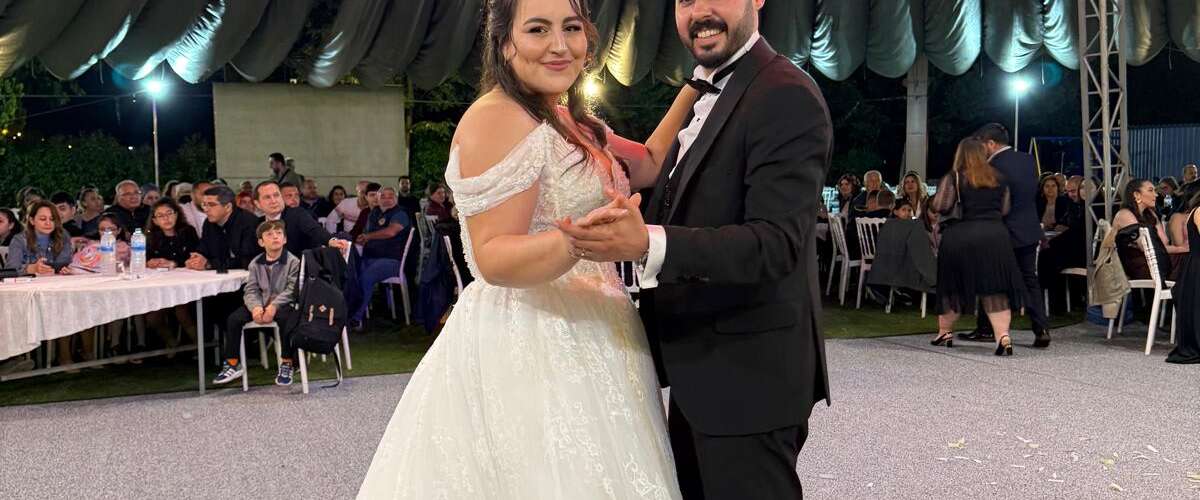 Muğla’da Görkemli Düğün: Duygu Akarken ile İbrahim Kafadar Dünyaevine Girdi