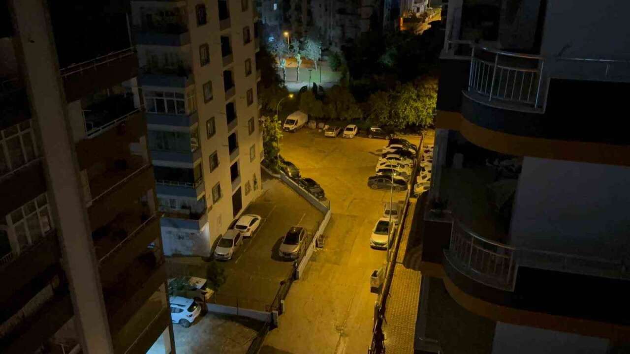 4.9 Büyüklüğünde Deprem Korkuttu