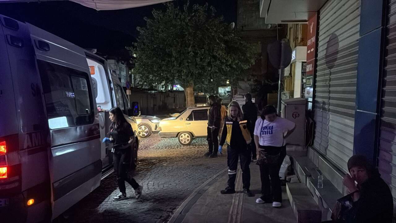 Muğla'da Trafik Kazası: Hamile Kadın Hastaneye Kaldırıldı