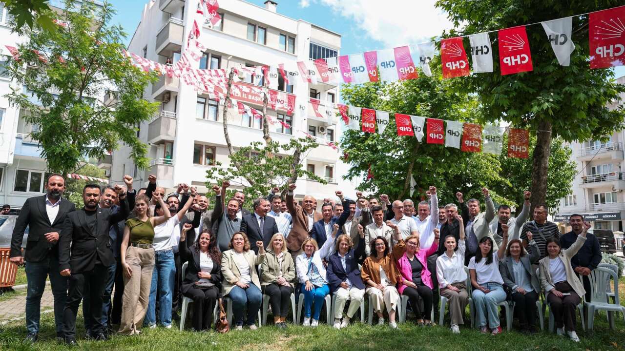 Özgür Özel Mührü Muğla Milletvekili Derici’ye Emanet Etti: “Tekrar Gelinceye Kadar Mühür Sizde”