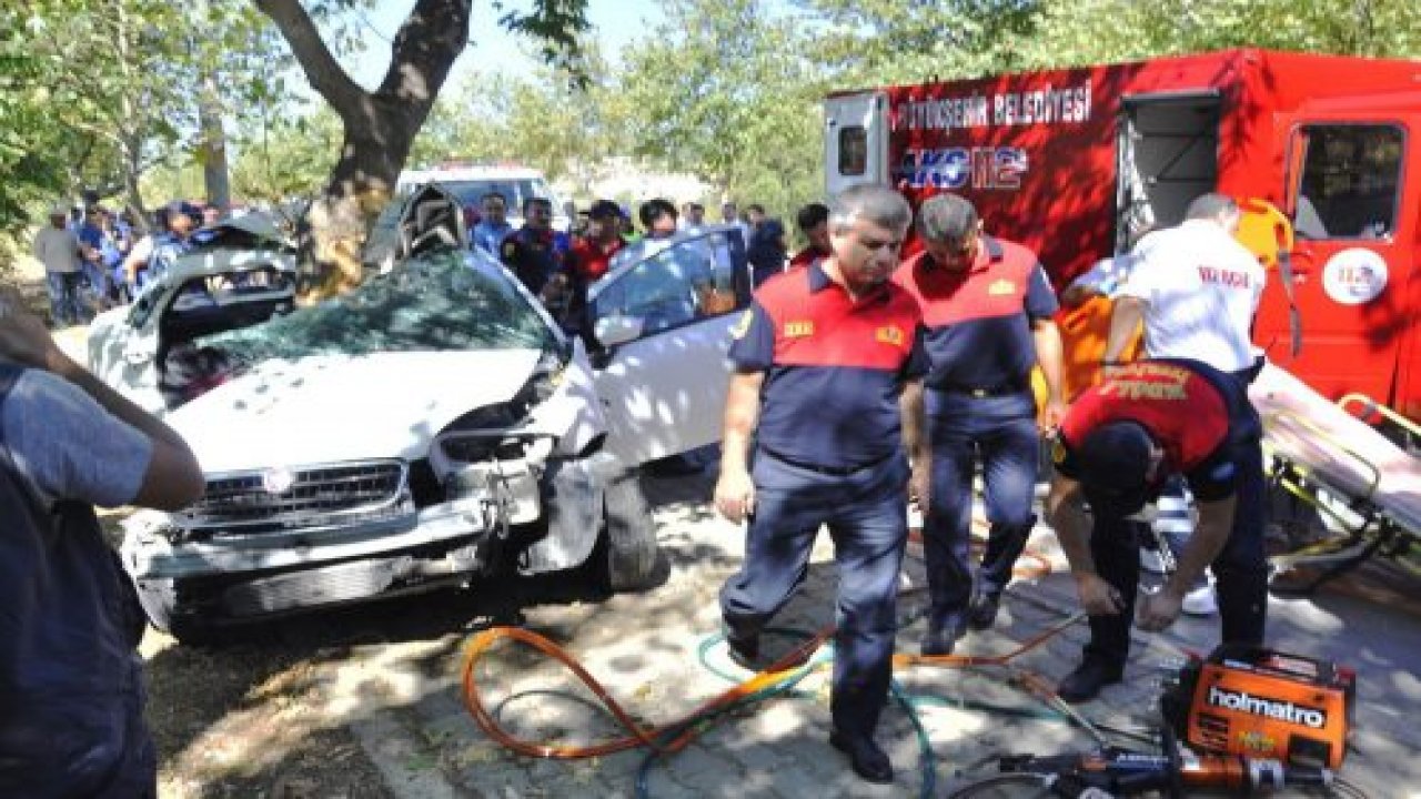 trafik kazası: 2 ölü, 1 yaralı
