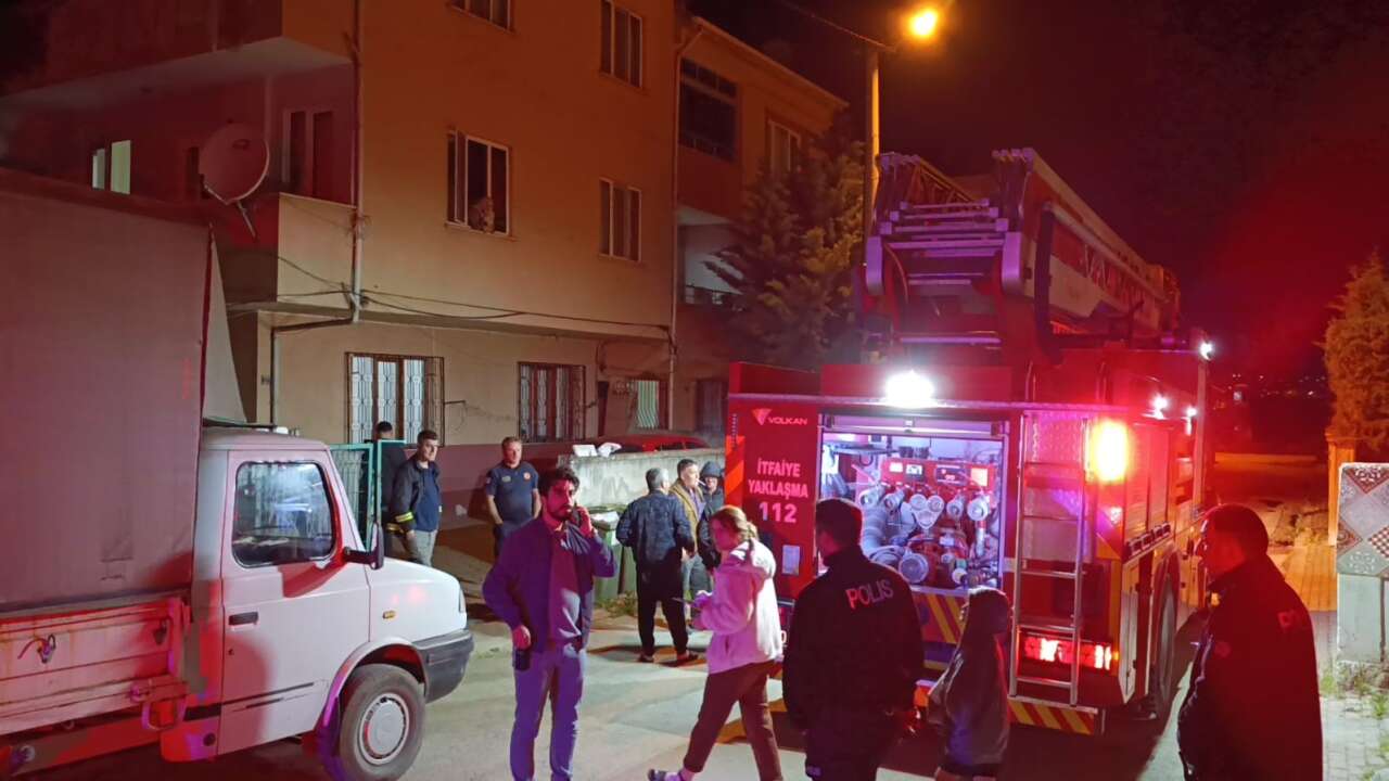 Bir Şahıs Eski Eşinin Evine Molotofkokteyli Attı
