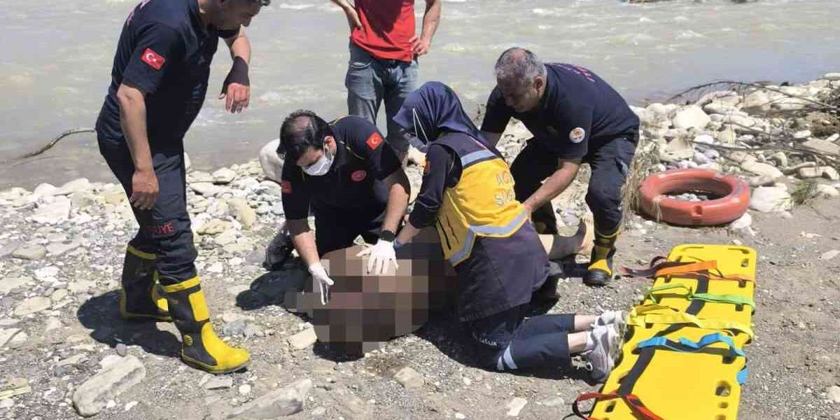 Serinlemek İçin Girdiği Suda Can Verdi