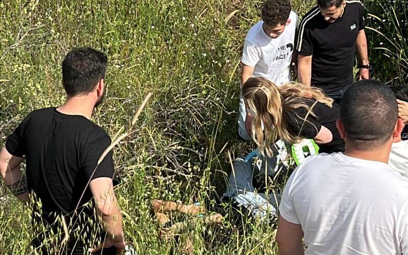 Muğla’da Kontrolden Çıkan Otomobil Şarampole Devrildi: 2 Kişi Yaralandı