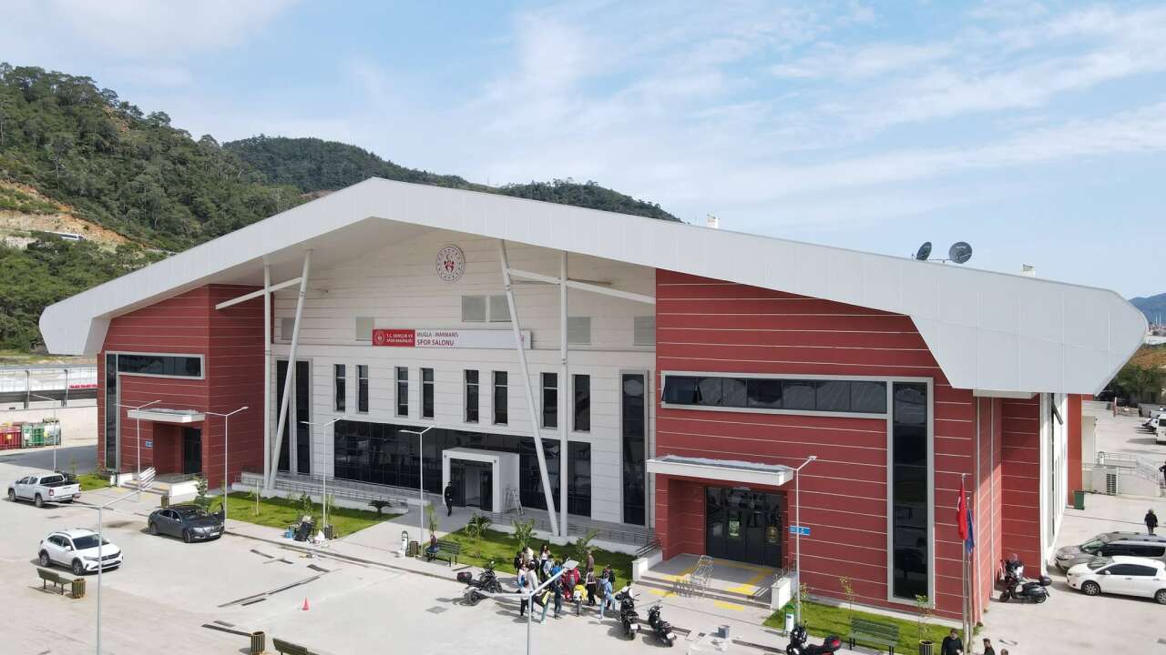 Avrupa Standartlarındaki Marmaris Spor Salonu Kapılarını Açtı