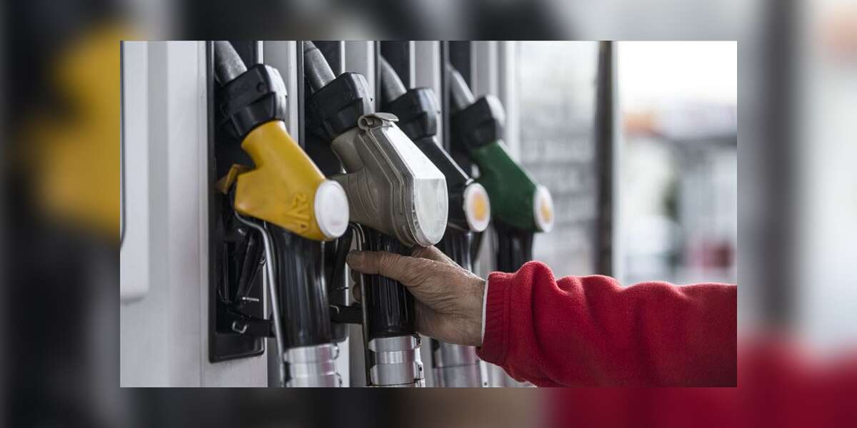Akaryakıta Çifte İndirim: Motorin Kritik Sınırın Altına İnecek