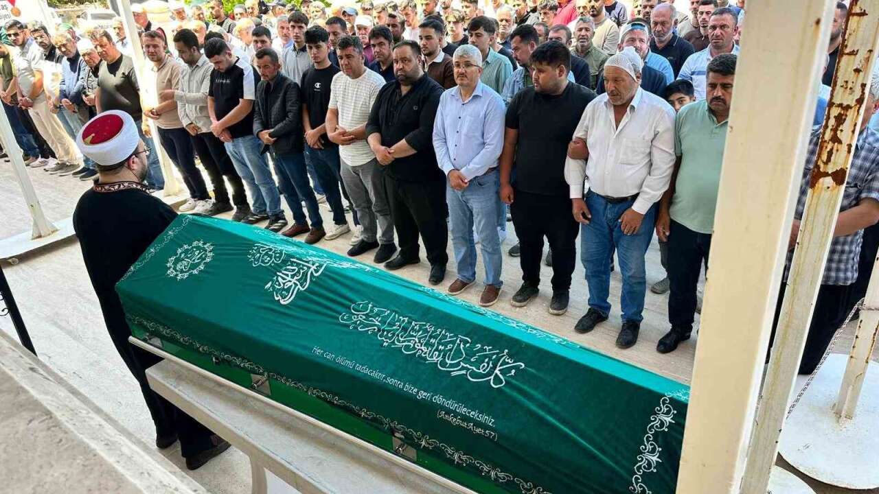 Motosiklet Kazasında Hayatını Kaybetti: 18 Yaşındaki Genç, Son Yolculuğuna Uğurlandı