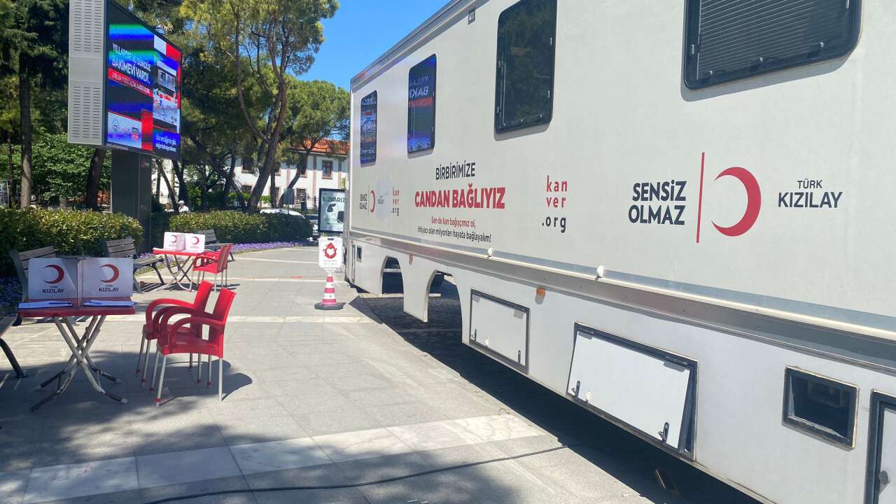 Kızılay’ın Kan Bağışı Tırı Menteşe’de Vatandaşları Bekliyor