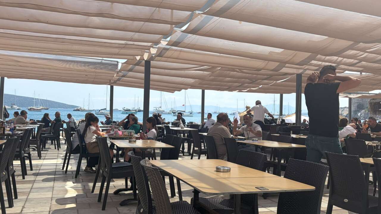 Turizm Cenneti Bodrum’da Belediye Kafeleri Yoğun İlgi Görüyor