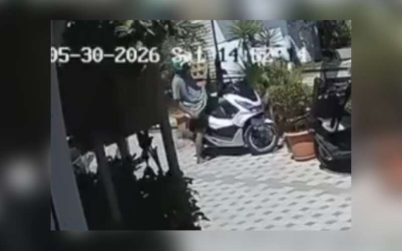 Akyaka’da Motosiklet Hırsızlığı Kamerada
