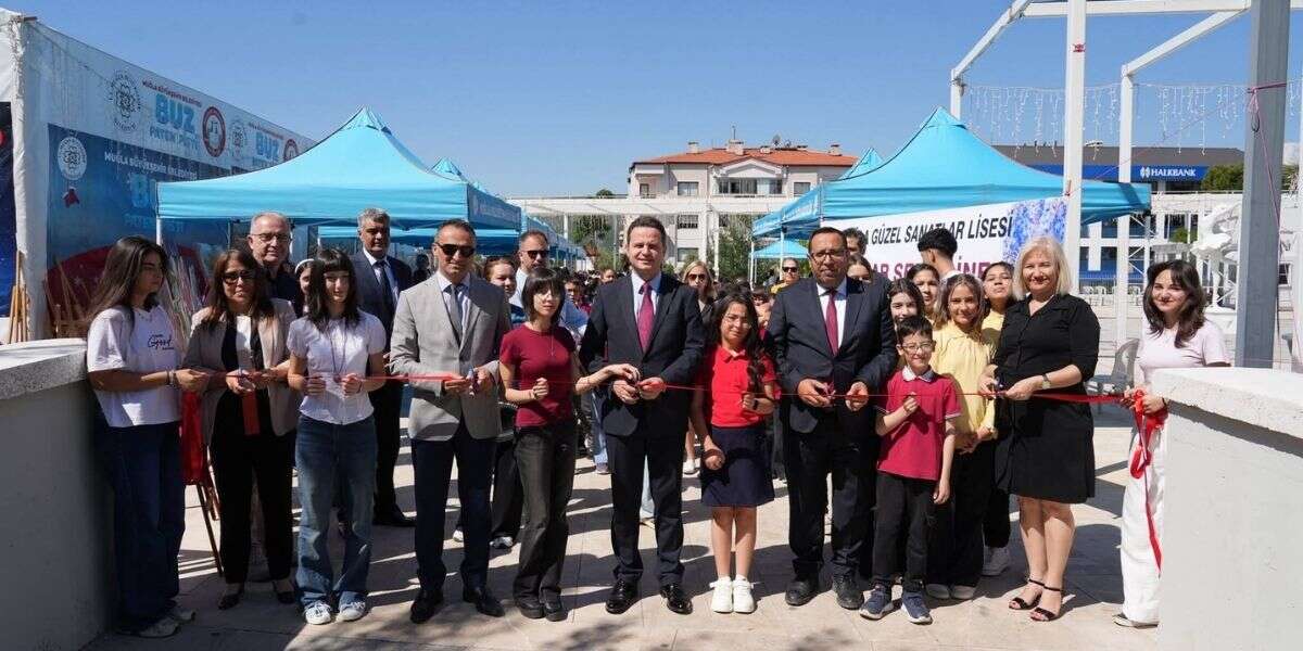 Muğla Güzel Sanatlar Lisesi Bahar Şenliği Emre Çay’ın Katılımıyla Başladı