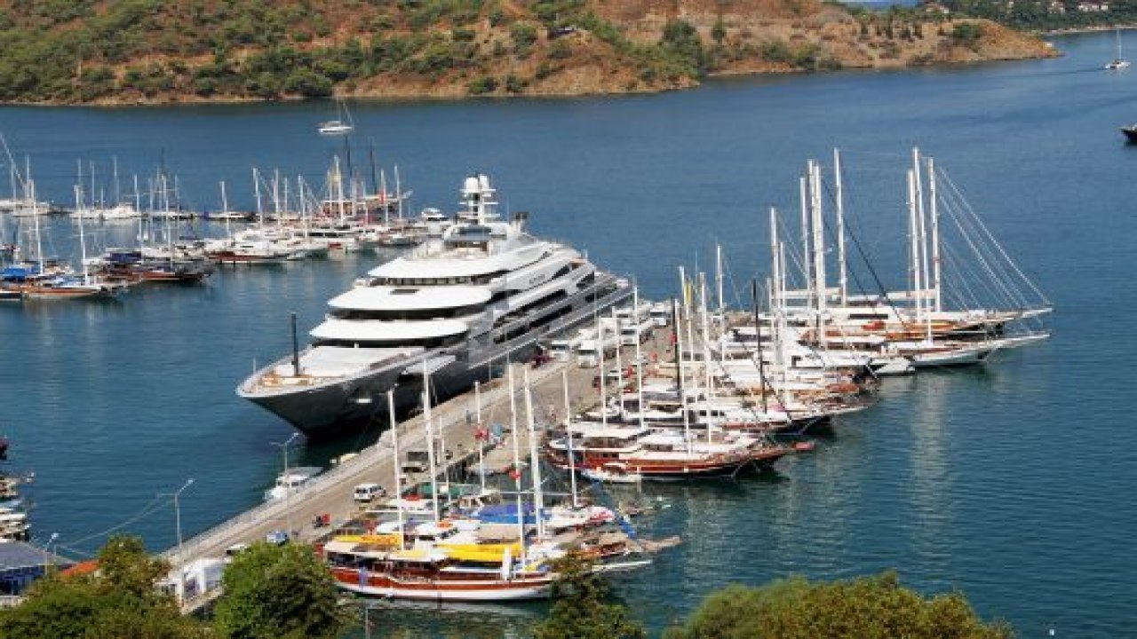 Lüks yata 26 tankerle 3 milyon TL'lik yakıt