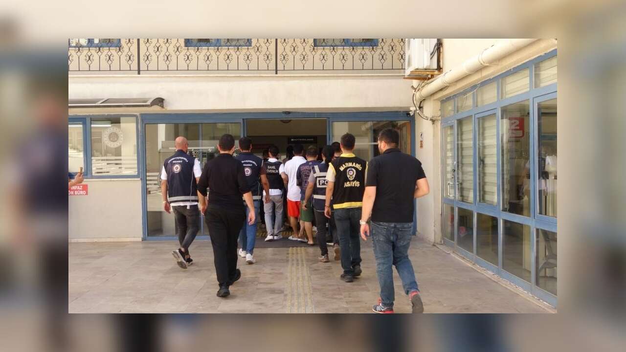 Marmaris'te Göçmen Kaçakçılığı Operasyonu: 7 Şüpheli Tutuklandı