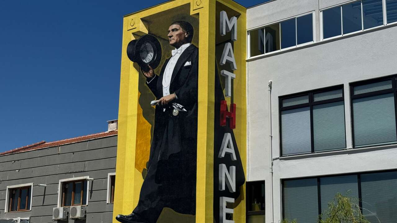 Muğla’da Dev Atatürk Muralı Büyük İlgi Görüyor: 3 Boyutlu Eser Hayran Bıraktı