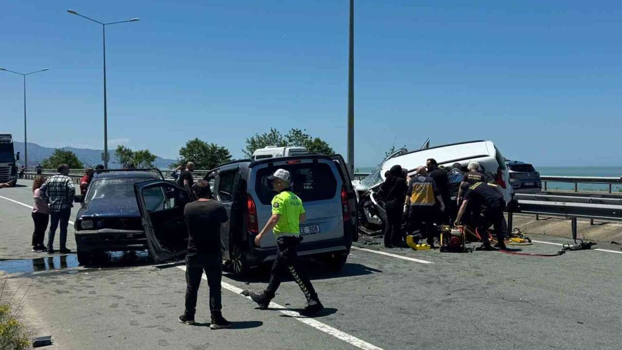 Ters Yöne Girdi Kazaya Neden Oldu: 2 Ölü, 3 Yaralı
